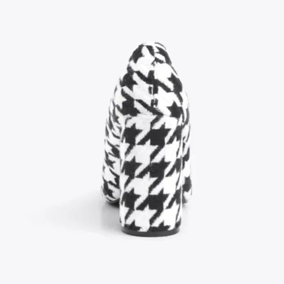 🖤2 Pairs of heels🖤 - Picture 2 of 5